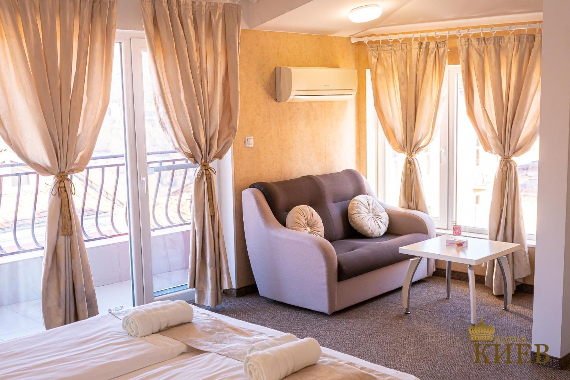 Hotel Kiev Велико-Тирново Екстер'єр фото