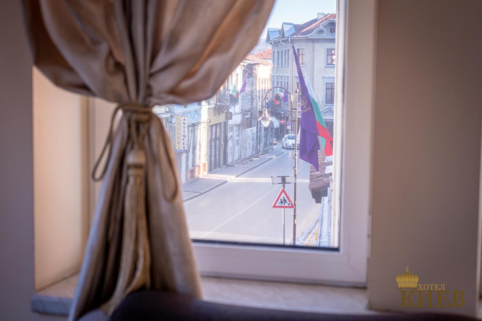 Hotel Kiev Велико-Тирново Екстер'єр фото